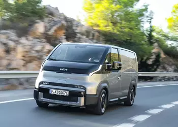 Kia PV5 WAV: электрический фургон, который делает инклюзивность частью конвейера
