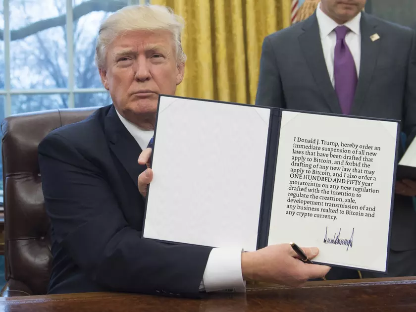 Президент США Дональд Трамп ввел налог на криптовалюту