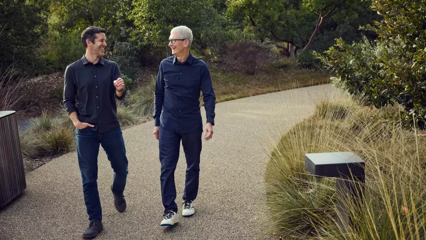 Тим Кук и Джон Тернус: стратегические шаги в Apple Park