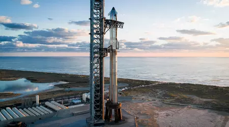 SpaceX changes course: first the Moon, then Mars