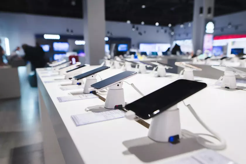 Ни одного Xiaomi: Omdia назвала самые продаваемые смартфоны 2023 года
