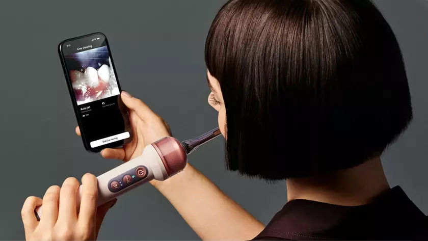 Зубная щетка Dyson CameraJet с камерой