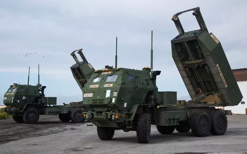 Вместе с 580 дронами Phoenix Ghost Украина получит сразу пять реактивных систем залпового огня HIMARS
