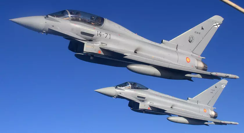 Испания покупает 25 истребителей Eurofighter Typhoon стоимостью $1,5 млрд для замены старых самолётов F/A-18 Hornet