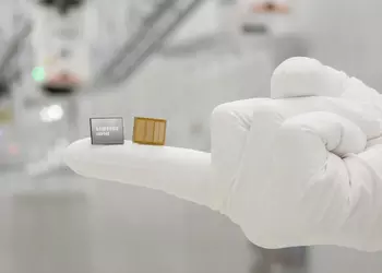 Корейский гигант ускоряет AI: Samsung представляет 12-слойную HBM4E с 3.6 ТБ/с