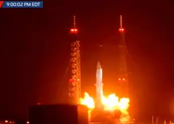 Огненное шоу Джеффа Безоса: тяжелая ракета New Glenn взорвалась во время испытаний