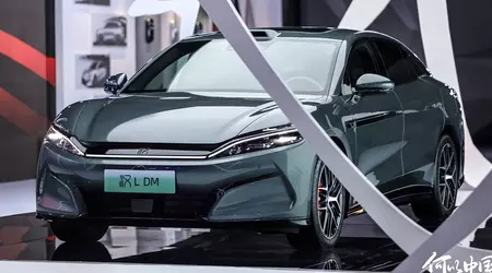 Електроседан BYD Han L можна буде заряджати двома кабелями одночасно