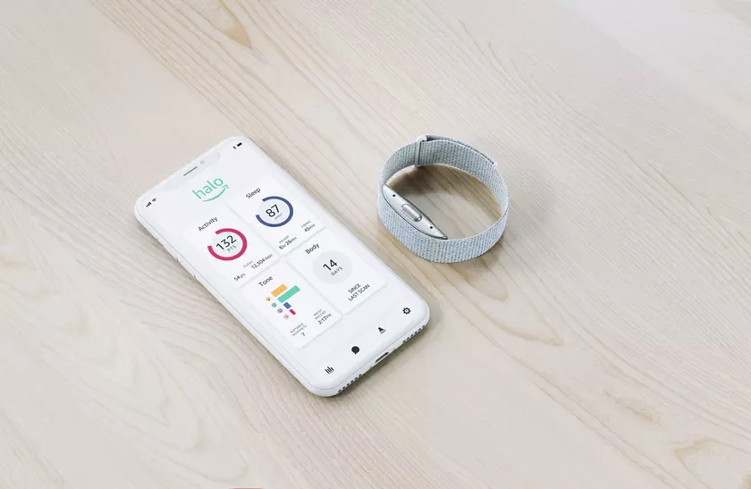 Amazon представила фитнес-браслет без экрана Amazon Halo Band и сервис Amazon Halo