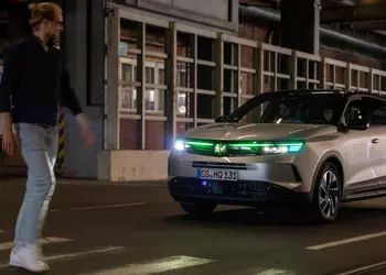 Opel showed light communication with AI for unmanned cars