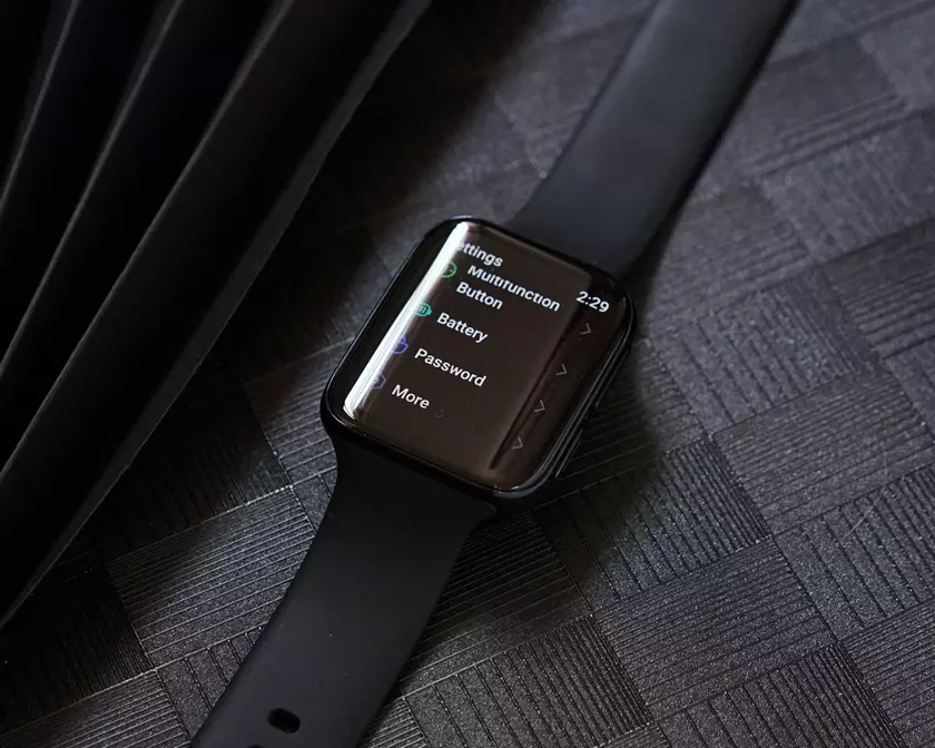 «Умные» часы OPPO Watch показали на «живых» снимках