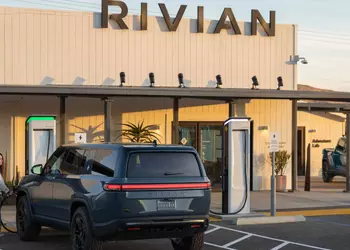 Rivian создала секретный резерв батарей азиатских производителей, чтобы обойти тарифы Трампа — СМИ