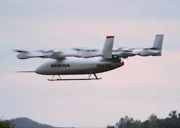 Honda F1: 15 минут полета и парашют на случай «ой»
