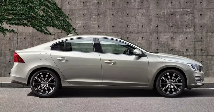 Explorando la Innovación de Volvo: Un Vistazo Técnico al S60