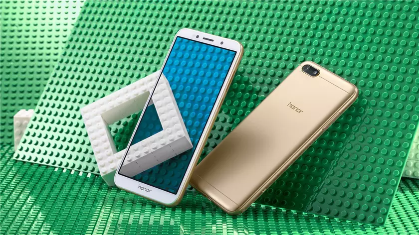 Huawei представила полноэкранный Honor Play 7 за $95