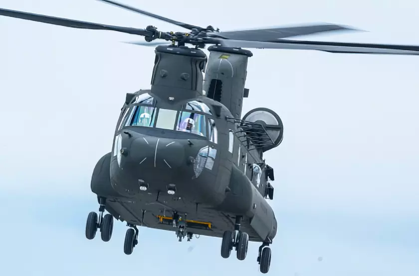 Boeing передала армии США первый модернизированный вертолёт CH-47F Chinook Block II