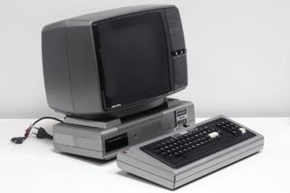 Комп'ютер TRS-80 (1977–1981)