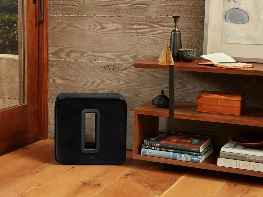 Sonos работает над компактным сабвуфером Sub Mini