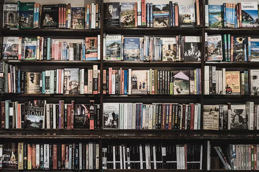 Франция пытается защитить свою книжную индустрию от Amazon, запретив бесплатную доставку книг