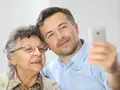 10 проверенных аргументов, чтобы заставить маму перейти на смартфон