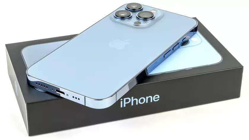 Рекорды продаж: Apple за праздники продала 40 миллионов iPhone 13, но потеряла еще 12 миллионов из-за проблем с поставками