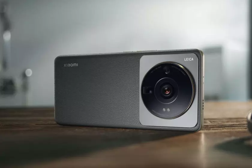 Аналитики подсчитали себестоимость Xiaomi 12S Ultra, и она на $380 меньше рыночной цены