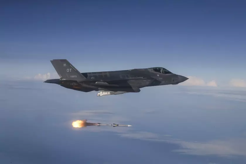США одобрили продажу Нидерландам противорадиолакационных ракет AARGM-ER для F-35 Lightning II