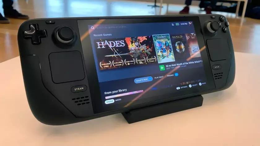 Теперь вы можете приобрести Steam Deck вместе с док-станцией - они поступили в свободную продажу