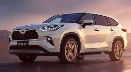 Toyota Highlander in China gets a large display and all-touch climate control operation