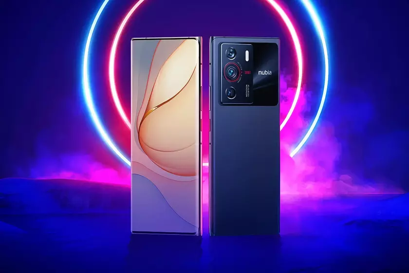 ZTE начала тизерить флагман nubia Z50 Ultra: новинка получит подэкранную фронтальную камеру 4 поколения