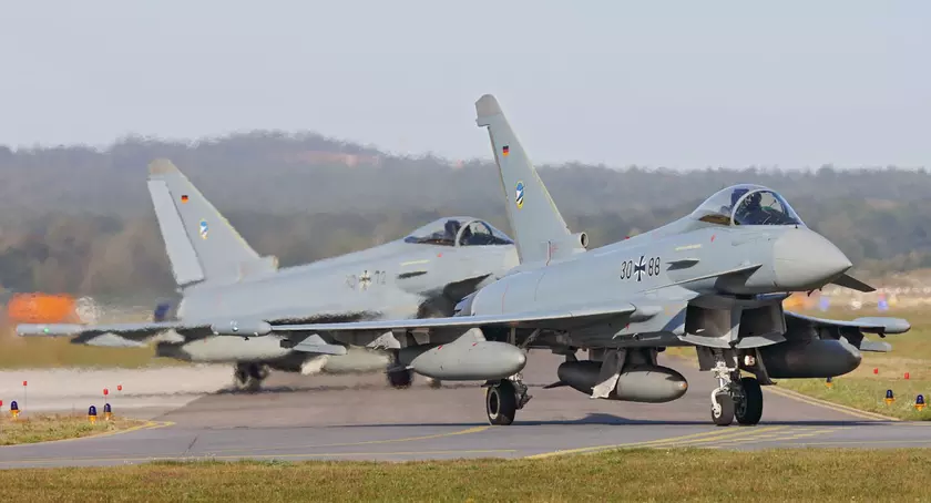 Германия заказала 38 модернизированных истребителей Eurofighter Typhoon на сумму $6 млрд, но Airbus потребуется 7 лет на производство и поставку