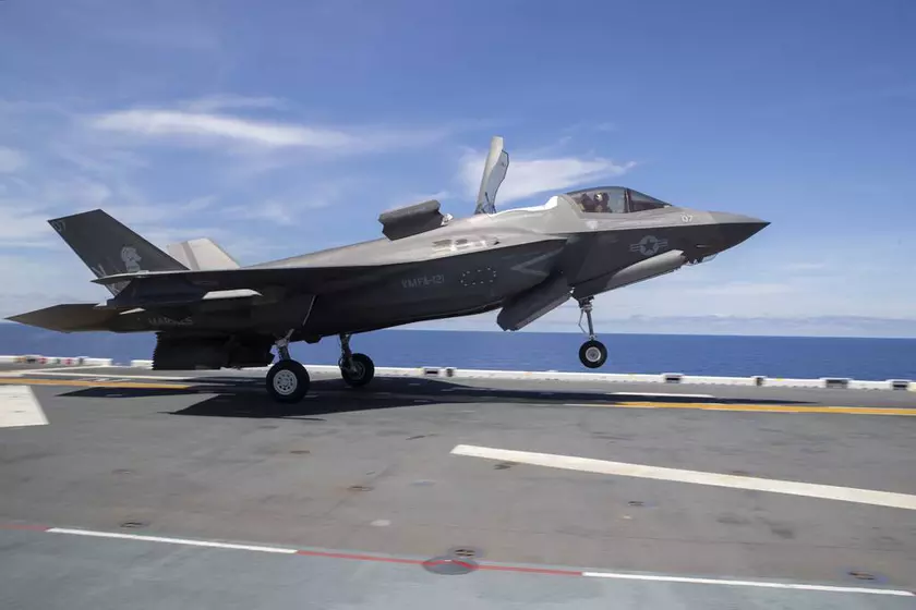 Pratt & Whitney прекращает поставки двигателей F135 для истребителей F-35 Lightning II