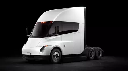 Tesla Semi у вогні: електровантажівка компанії Ілона Маска потрапила в серйозну ДТП у США