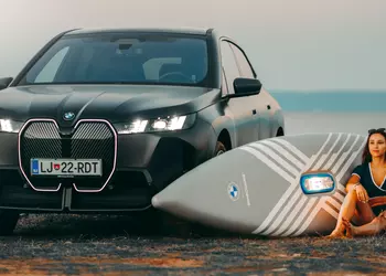 BMW и Sipaboards создали электрический SUP-борд в стиле Neue Klasse