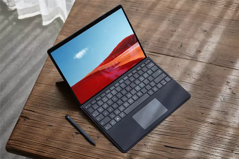 Microsoft работает над устройством Surface с процессором Snapdragon 8cx Gen 3 на борту