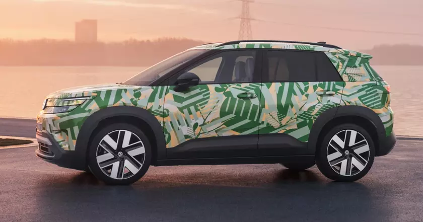 Загадочный Volkswagen ID. Cross: Первые кадры в камуфляже