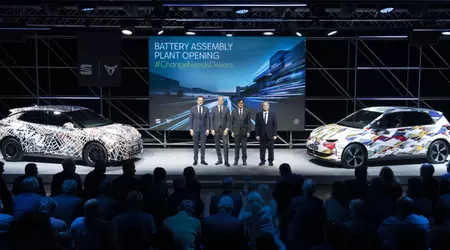 Seat і Cupra відкрили в Іспанії завод зі складання акумуляторів для електромобілів