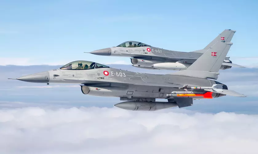 Датские истребители F-16 Fighting Falcon зафиксировали утечку российского газа в Балтийском море из-за повреждения газопровода Nord Stream