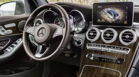 Mercedes car owners sued over cracking wood trim