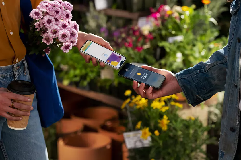 Apple запустила Tap to Pay в Великобритании, пользователи iPhone теперь могут принимать платежи с помощью своего телефона