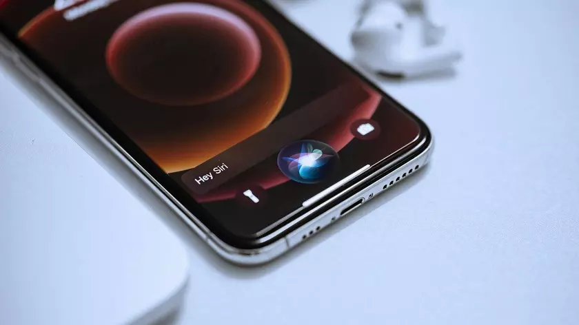 В iOS 18 появилась возможность дать Siri другое имя