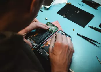 DIY: Apple began selling parts for self-repair of the iPhone