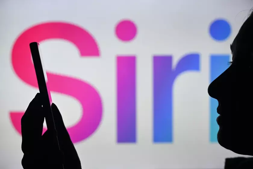 Новая Siri позволит голосом полноценно управлять приложениями