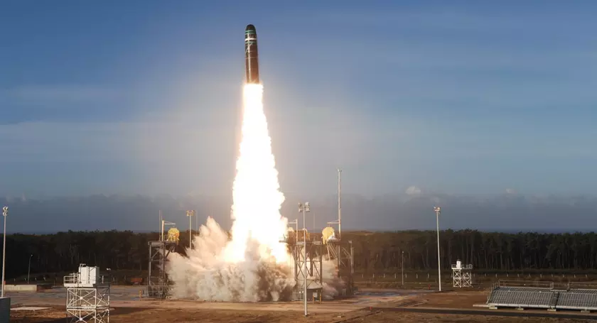 Франция успешно проводит запуск баллистической ракеты M51