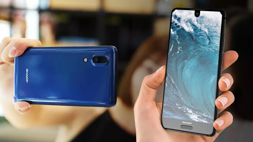 Sharp Aquos S3 показали на «живых» фото