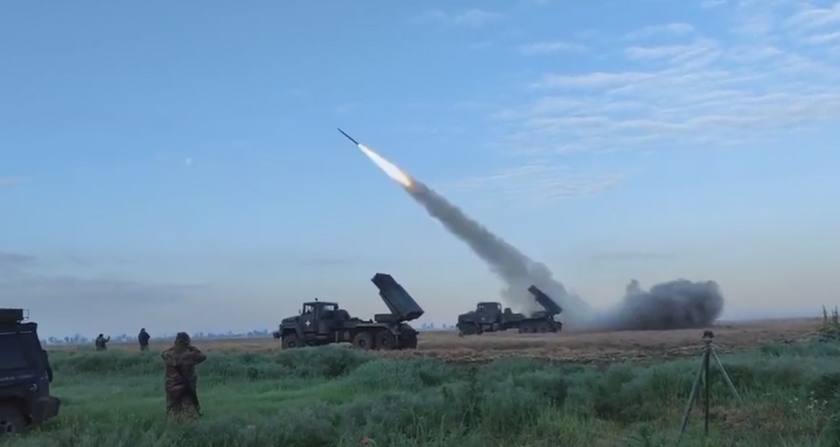 Вооружённые Силы Украины показали редкие кадры боевой работы модернизированной реактивной системы залпового огня «Бастион-01»