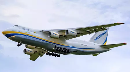 Ukrainian An-124 Ruslan delivers F-16 fighter fuselages to Poland