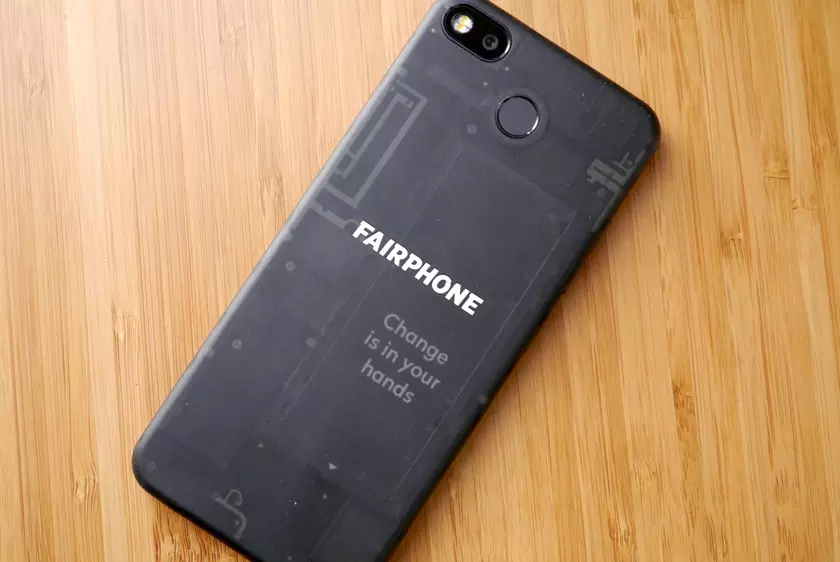 iFixit второй раз в истории поставил смартфону максимальный балл за ремонтопригодность: кто этот счастливчик