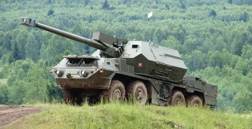 Опубликовано первое видео боевого применения Вооружёнными Силами Украины гаубицы Zuzana 2 стоимостью $7,6 млн
