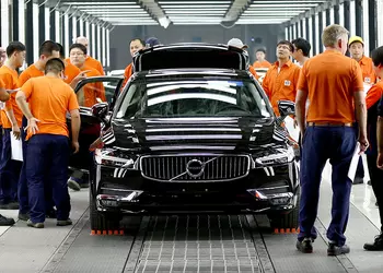Седан Volvo S90 стал жертвой торговой войны в США, - Automotive News
