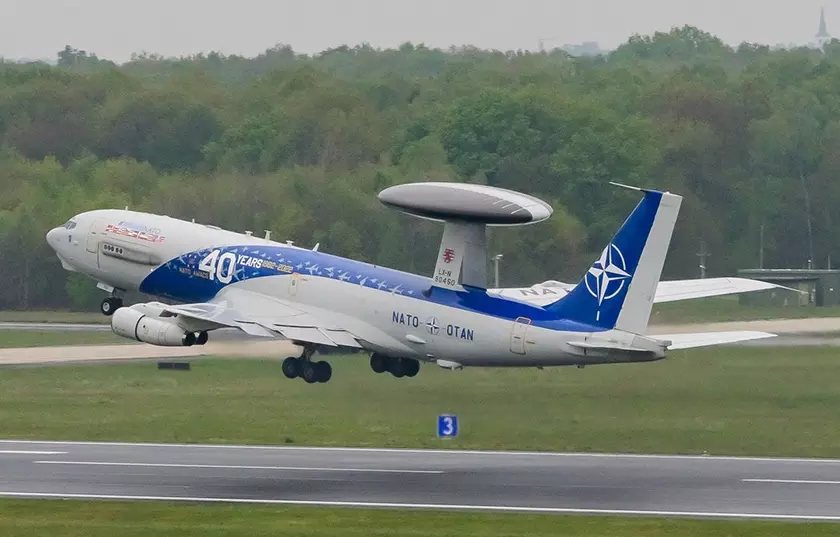 НАТО отправит в Румынию самолёты-разведчики AWACS для наблюдения за российской военной активностью